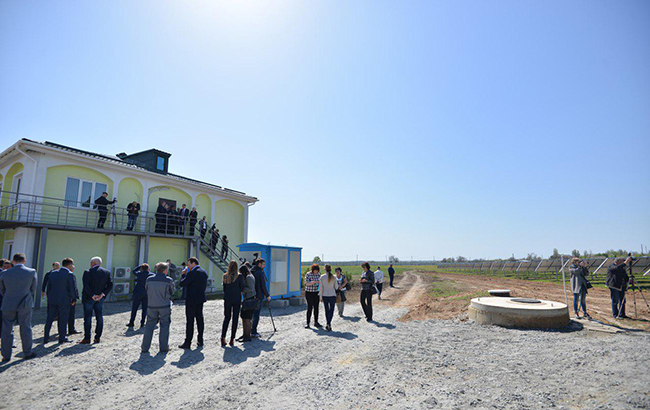 В Запорожской обл. ввели в эксплуатацию первую очередь крупнейшей в Украине солнечной электростанции